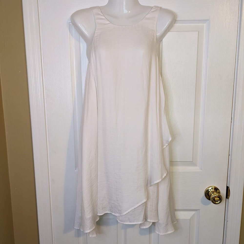 Hommage Los Angeles White Sleeveless Flowy Relaxed Fit Layered Dress - M